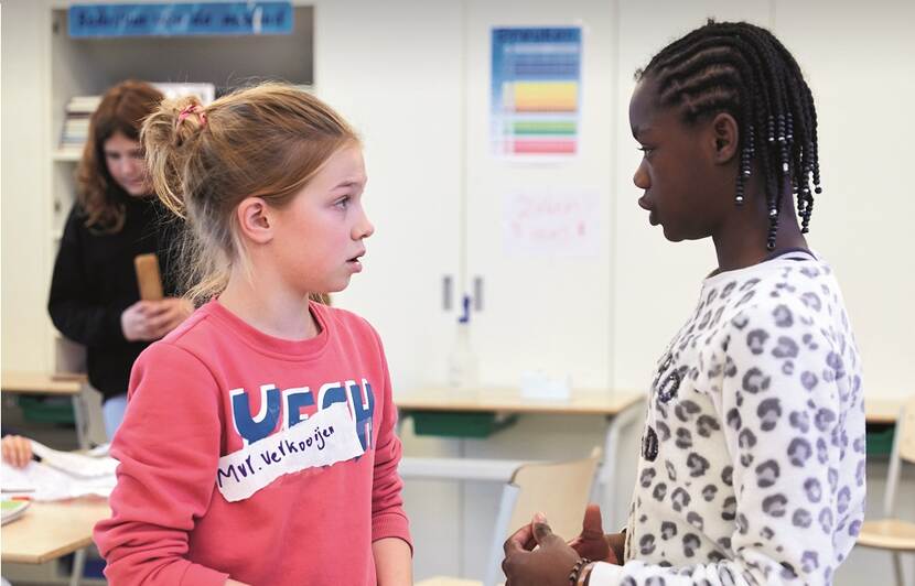 Onderwijs mondelinge taalvaardigheid niet bovenaan prioriteitenlijst Nederlandse basisscholen